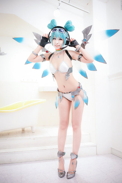 cosplay-photography:  Hatsune Miku Racing Sepang version by *miyoaldy