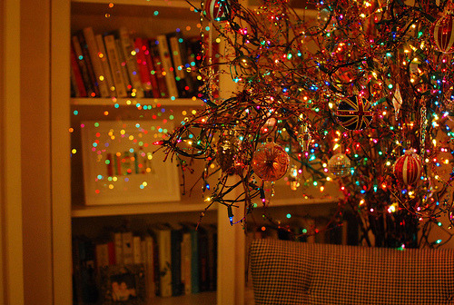 sn0wflakes-and-cocoa:  kisseschristmas:  ❄❄❄ christmas year round ❄❄❄