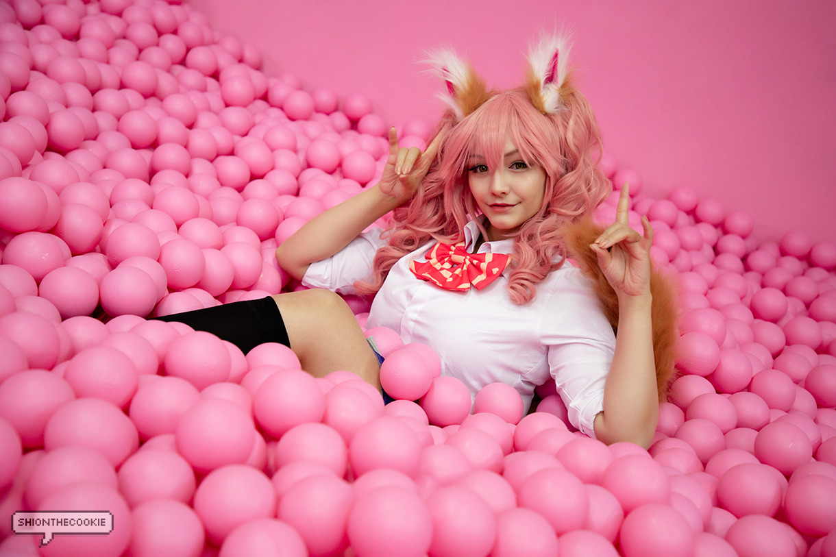 love-cosplaygirls:  Tamamo no Mae by Shi0nTheCookie