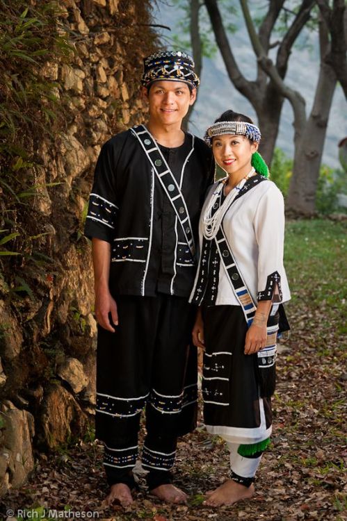 Taiwan Indigenous PeoplesAtayal womenBunun womanKavalan coupleSakizaya coupleTruku couple