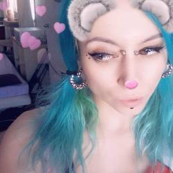 🤖🤖🤖 #punkycolor #canadian #closeup #browneyedgirl #bridgepiercing #aquahair #cammodel #webcammodel #livepersonality #cutegirls #piercedgirls