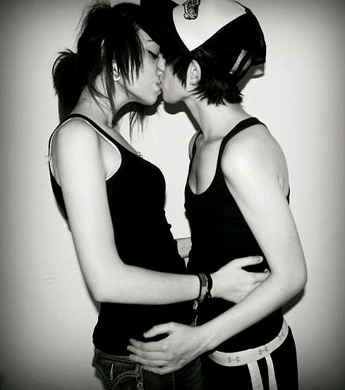 the-inspired-lesbian:  Love &amp; Lesbians♡ 