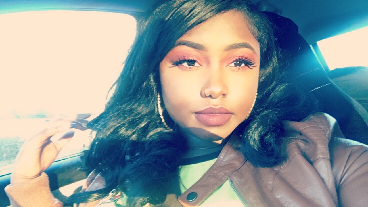 heyyreene:  Add me on Snapchat Heyyreene Send me 1$ for Christmas 🎄❣️😌💝