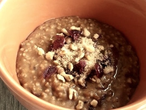 Instant Pot Cranberry-Pumpkin Steel Cut Oatmeal
Steel-cut oatmeal with spiced cranberries and pumpkin cooks quickly in an Instant Pot®; top it with nuts and honey to serve.