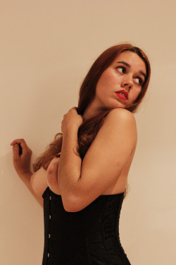 persephonephotographs:  preview of nice corset-y