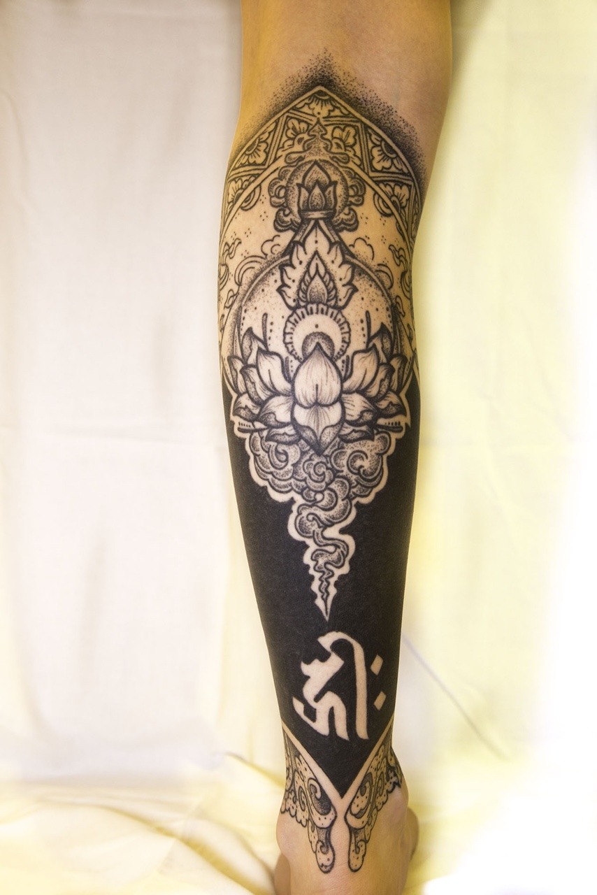 maxwell-114:  HEALED black buddhism :) No filter, lotus is 2 years old, rest is from