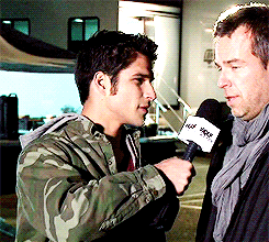 hoechloin:  posey hitting jr with the microphone 