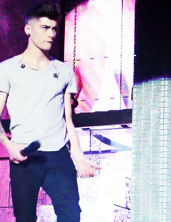 zaynsp:  zayn during back for you [ miami. 14.06.13 ]