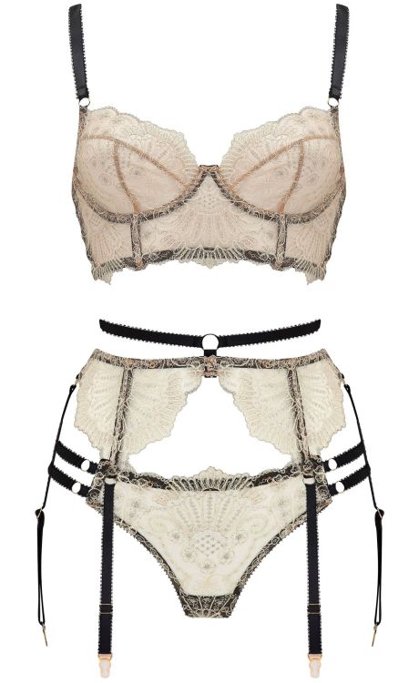  Edge o’ Beyond | Betty • longline bra + suspender + thong