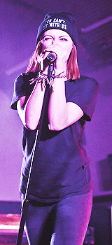 greencoloredgirl:  x 
