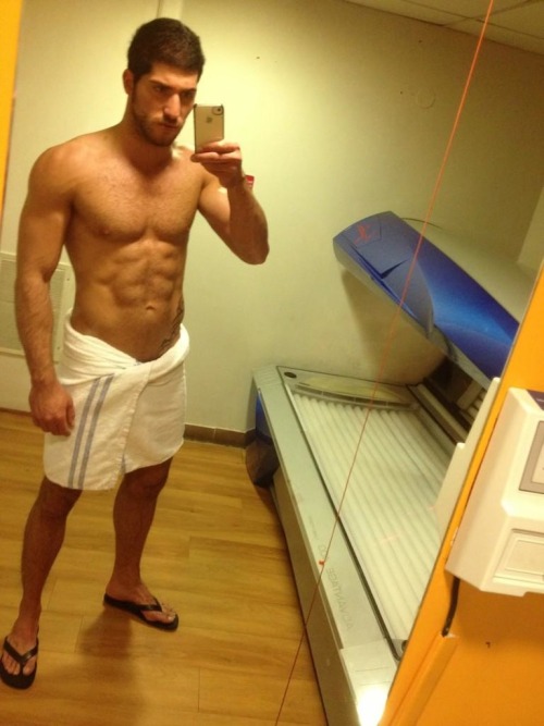 prettygayboys:  similar posts: heresnapchat me: jockdays