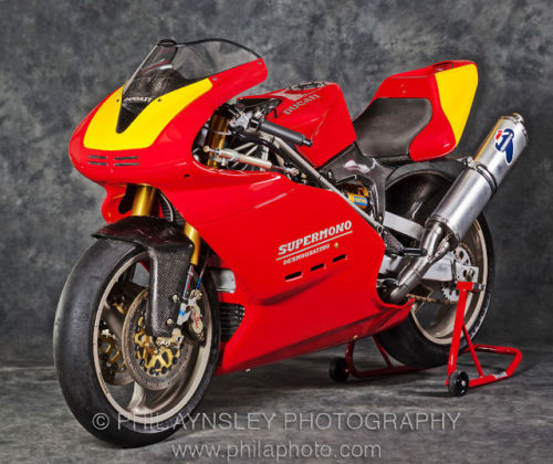 itsbrucemclaren - — Ducati  1995 572 Supermono ——–