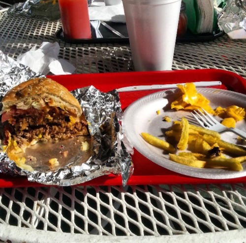 whatlifetimeisthis:  thotdreyhepburn:  blkoutqueen:  jiahpleasechill:  afro-arts:  Ann’s Snack Bar  ✨Home of the world famous Ghetto Burger!✨  Atlanta, GA  CLICK HERE for more black owned businesses!   B I T C H  Yo wait this is where I live  Miss