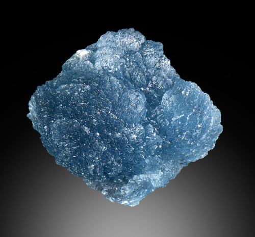 bijoux-et-mineraux:  Suolunite -  Black Lake Mine, Thetford, Quebec, Canada Suolunite is a rare calcium silicate that is normally a pale purple color. This example is outstanding for the species, with gorgeous blue, highly translucent botryoidal crystals.