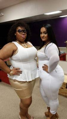 Thick women/ BBWs