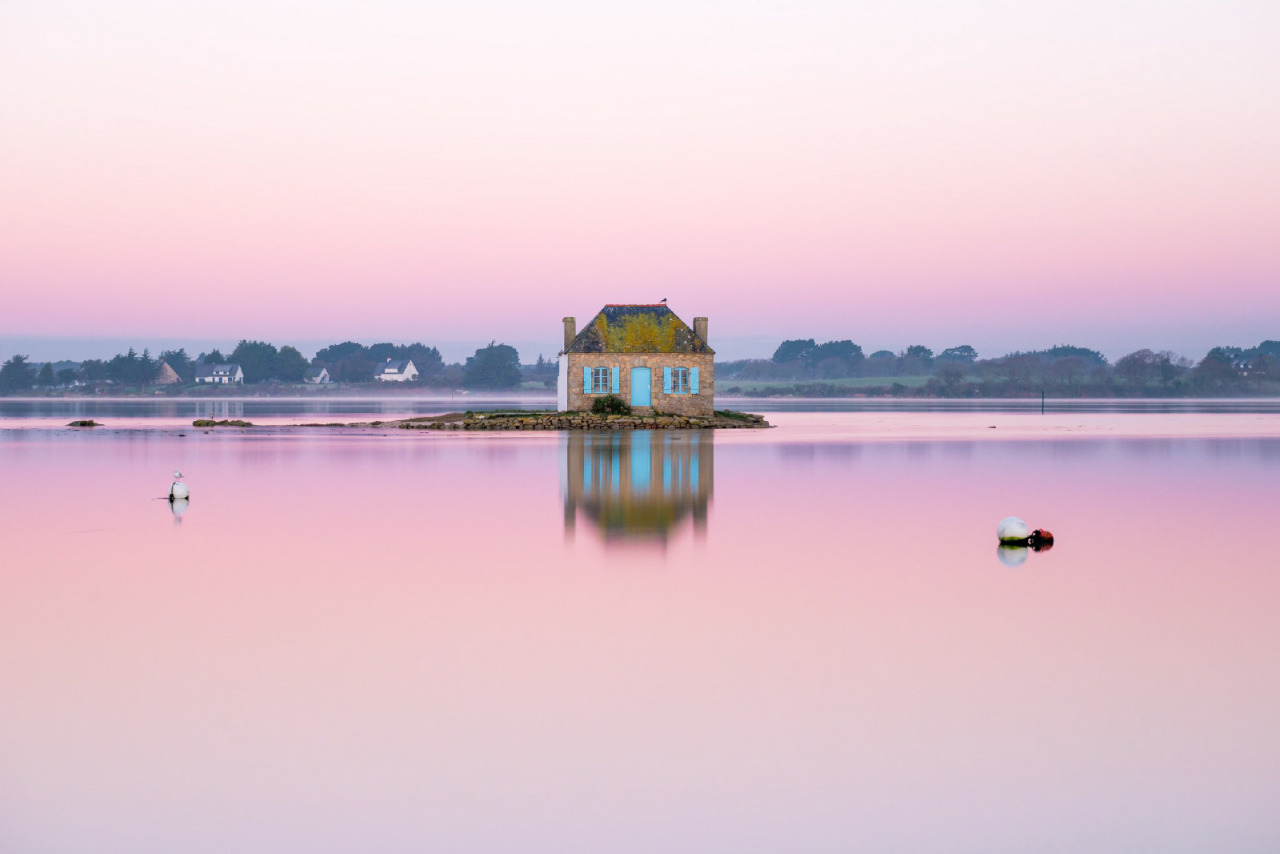 natgeoyourshot:  Trending: Lonely Houses Part Deux  Last October, editor Jeanne