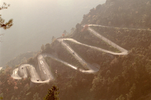 unrar:    France. Cotes d'Azur. Alpes Maritimes Department. Near the village of Escarene, 1999, A. Abbas.