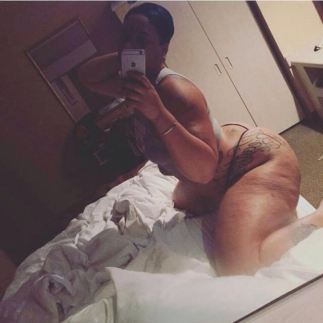 trillmoney:@freakyjthatsme 🍰🍰🍰