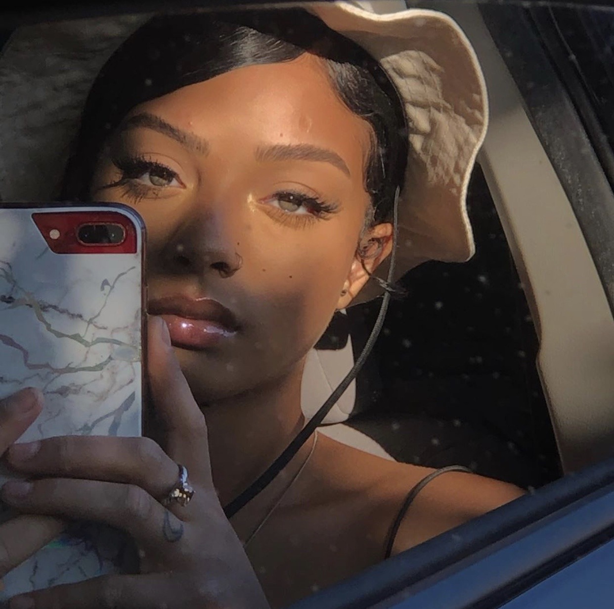 bombshellssonly:  