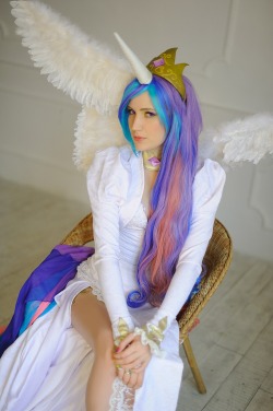 hotcosplaychicks:  Pegacorn by neko-tin Check out http://hotcosplaychicks.tumblr.com for more awesome cosplay