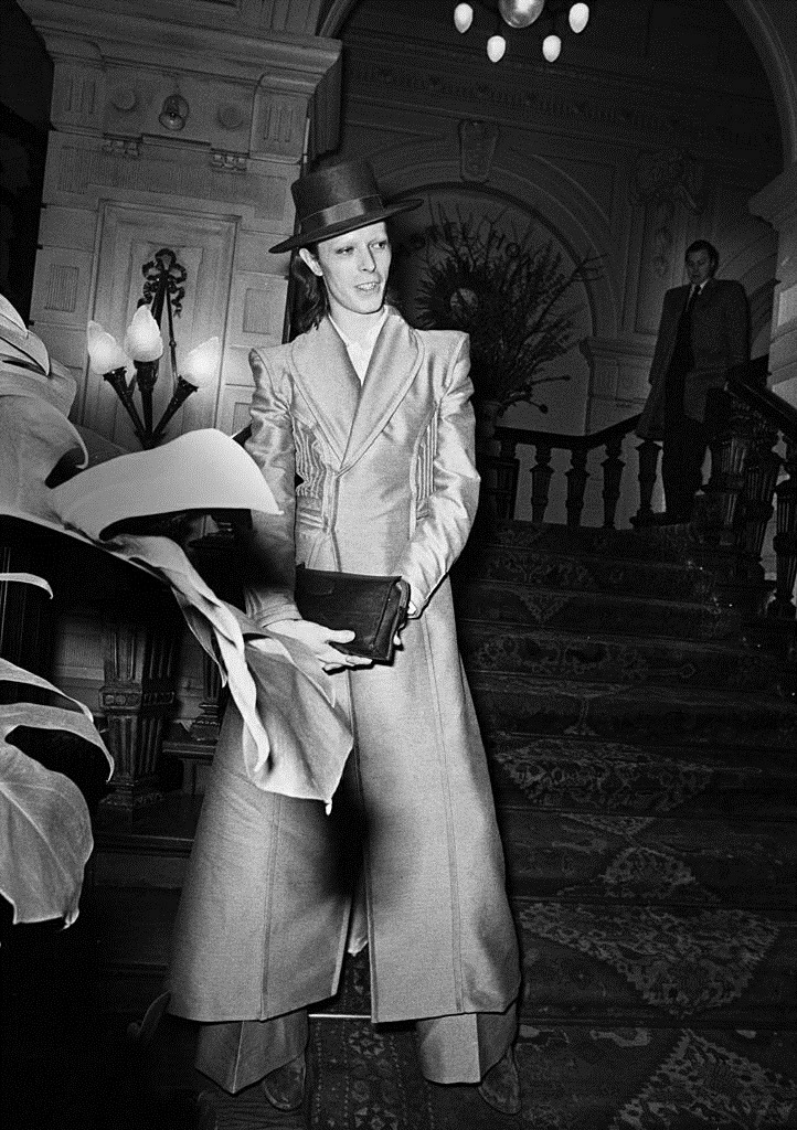 nightspell:  Feb. 1974, Amsterdam, Amstel Hotel, photo by Gijsbert Hanekroot 