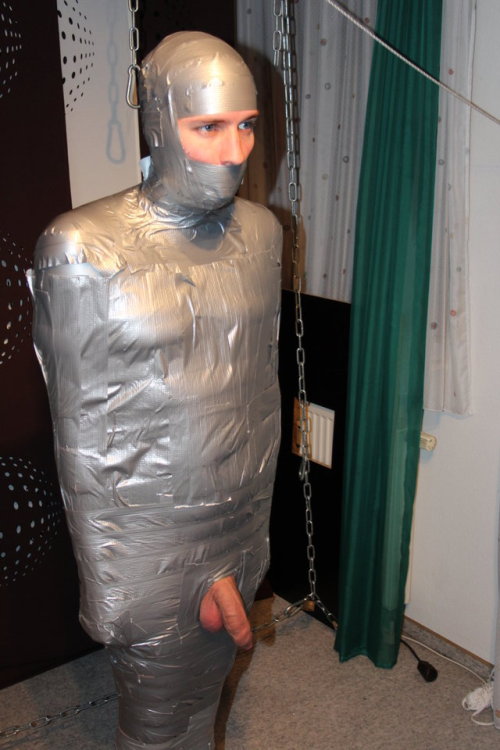 https://lovetapebondage.tumblr.com/post/163496165536