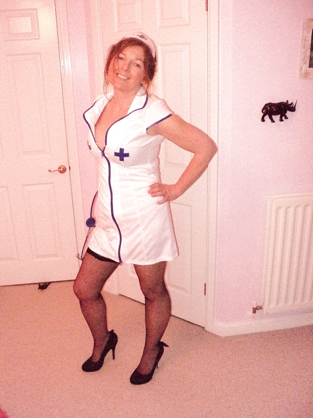 sexybldblu4u: zenithuk17:  Southampton Nurse with amazing tits  Love nurses  