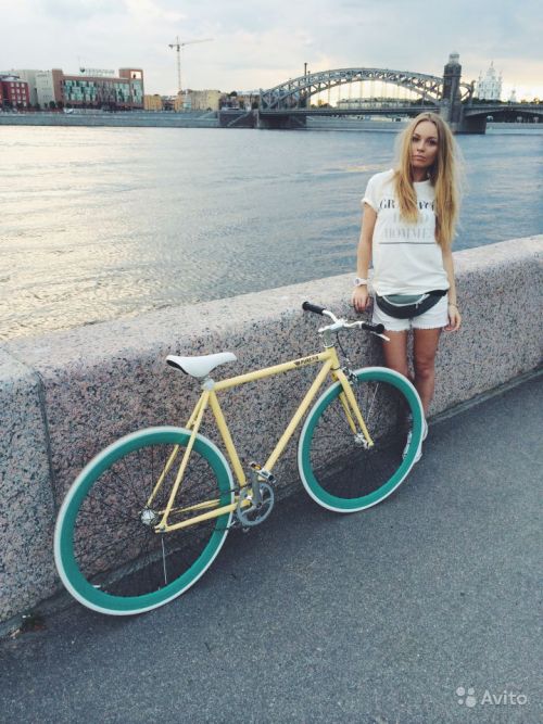 beautiful-bicycle:Check out our bike related blog www.fixeart.com