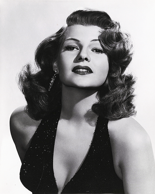 clarabows:Rita Hayworth, 1946.