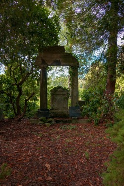 marcel-and-his-world:  Arcadia. Tomb stone,