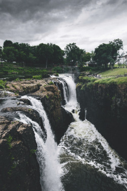 captvinvanity:  Waterfalls | Photographer