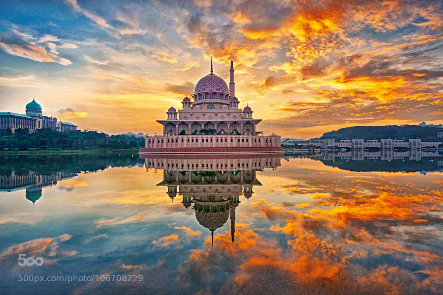 random-photos-x:  X Burning Dawn by Williamcheh. (http://ift.tt/1Ig0SqU)