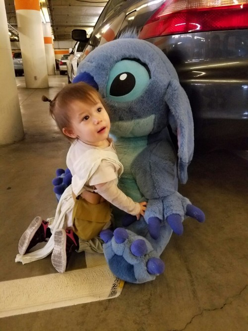 valgaut: My daughter had a great time at Wondercon as the tiniest baby Rey