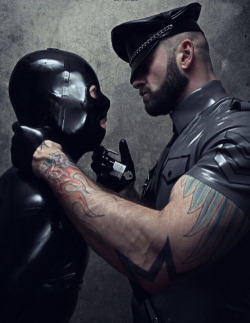 hunks-in-latex:  Find your dream boat: http://bit.ly/2FxKyVX