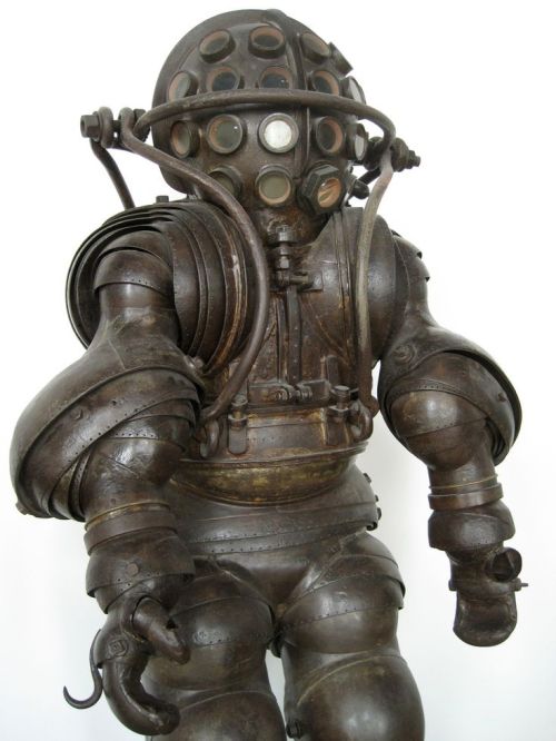 Carmagnolle diving suit - France - 1880.