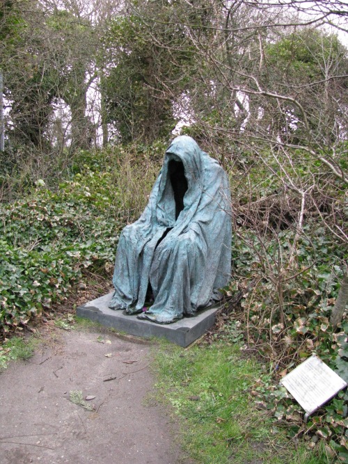 hkirkh: Nazgul guarding the cemetery