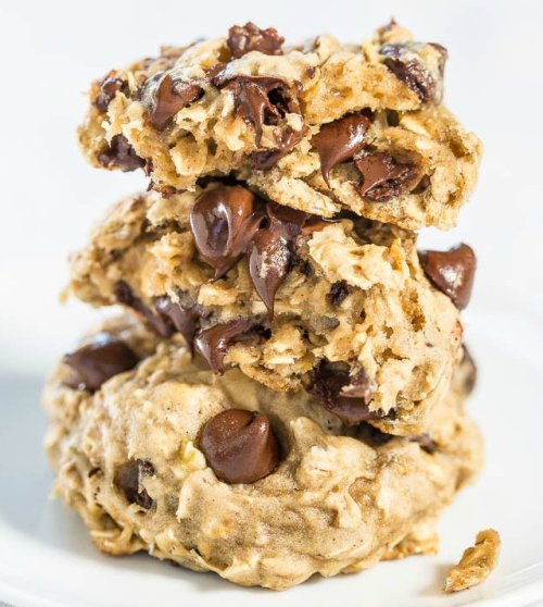 huffposttaste:  In defense of the classic chocolate chip cookie.  YUM