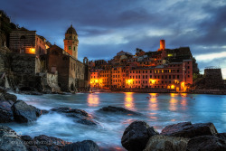 photography-col:  Vernazza Night © by AaronChoiPhoto