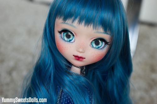 Blue Velvet Cake Pullip &lt;3www.yummysweetsdolls.etsy.comwww.yummysweetsdolls.comwww.facebook.c