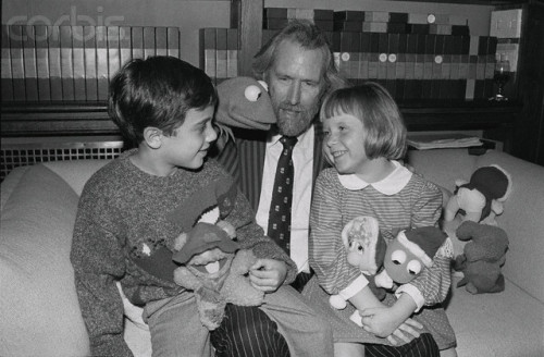 jimhenson-themuppetmaster:Jim Henson and Kermit with some young fans with Muppet Babies Dolls.