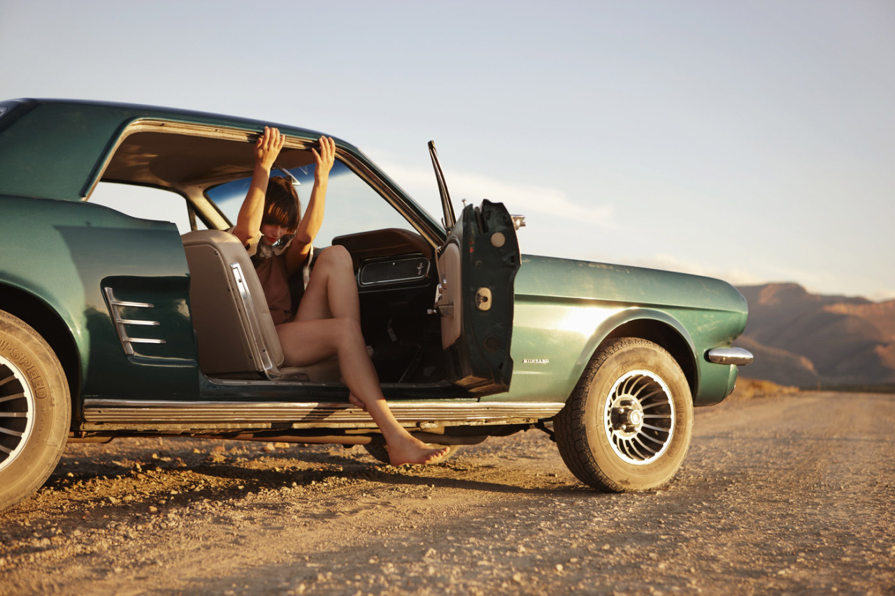 Ford mustang girls