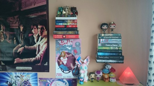meganxking:  I painted a new book shelf (the green one) and so I reorganized my book and funko collection last night and I’m obsessed honestly 