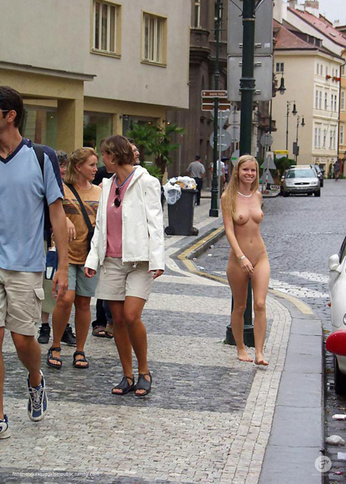 femmeboutique girls in public