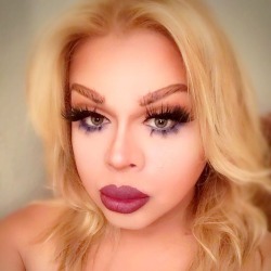 boy-to-girl-transformation:  Drag Queen Diva