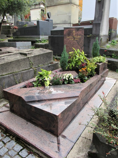 Ten graves at Saint-Vincent Cemetery, Montmartre, ParisIn case you’re wondering, Michou was a French