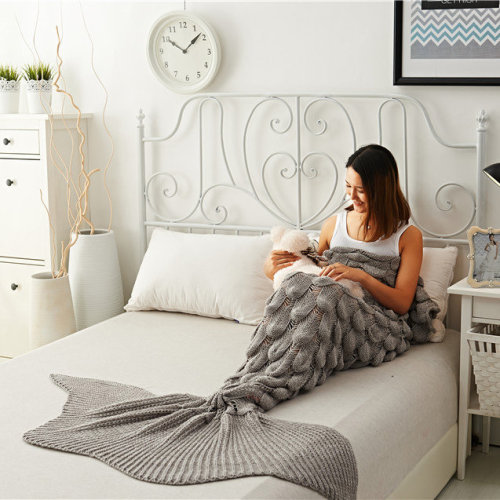 niseu: Mermaid Tail Blanket   ► discount code : Joanna15