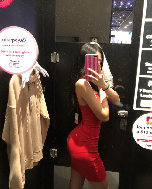 irubishootip0st:sgsexydreamlandcollection:Who could say no to mirror selfies like these?Amazing