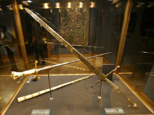 peashooter85:Sword of Holy Roman Emperor Maximilian I, dated 1496.On display at the Kunsthistorische