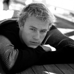 atara-xian: Heath Ledger photographed by