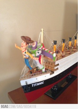 9gag:  Woody and Buzz on Titanic. 